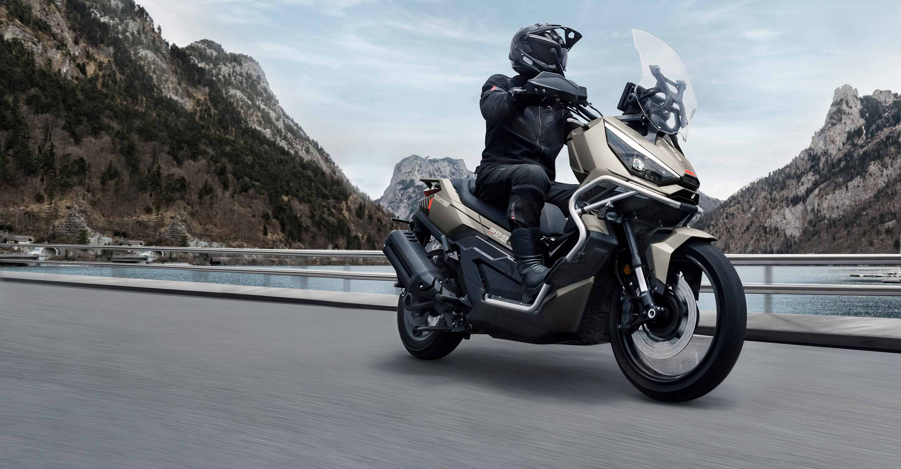 Zontes apresenta primeira scooter dual-purpose de média cilindrada do Brasil